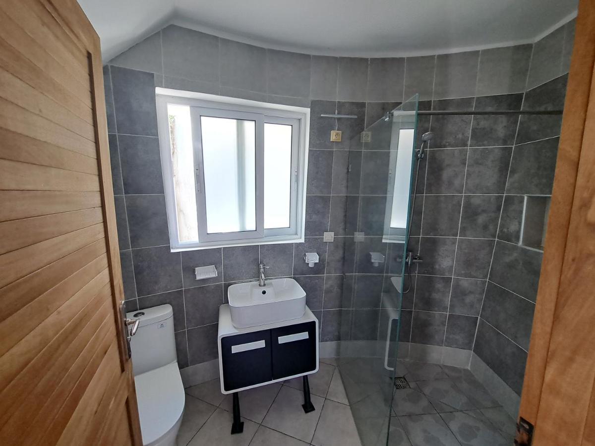 Aux 2 Metis Hotel Toliara Bagian luar foto