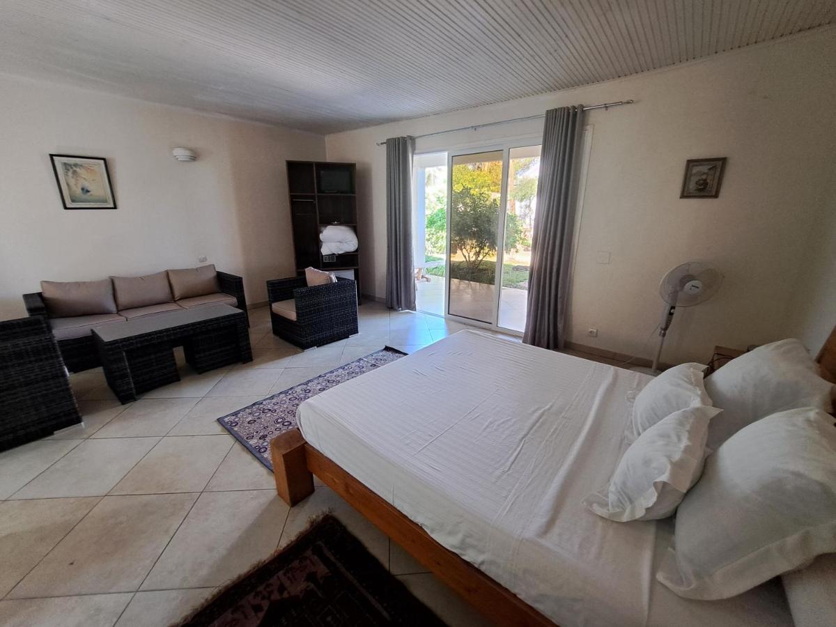 Aux 2 Metis Hotel Toliara Bagian luar foto