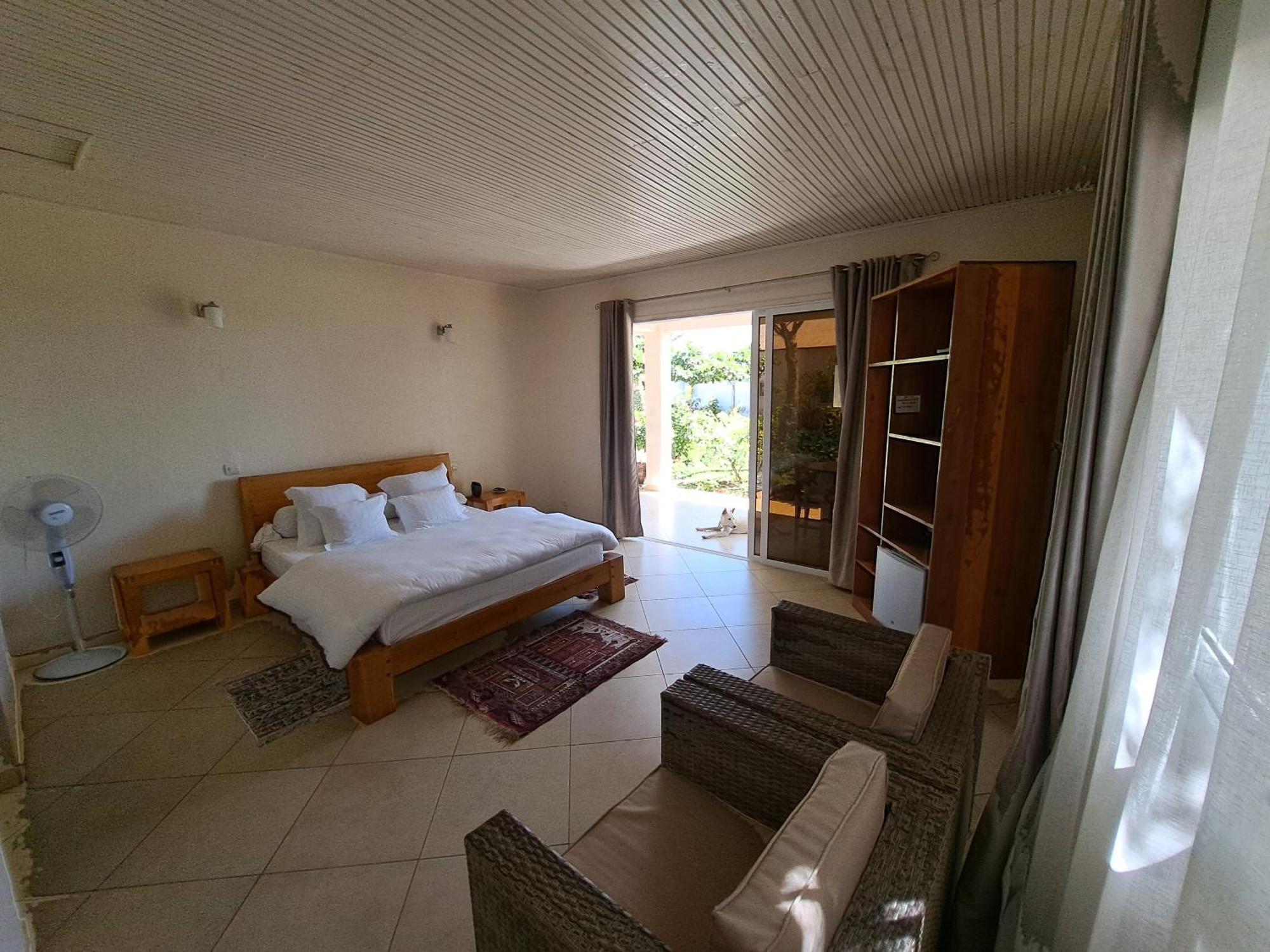Aux 2 Metis Hotel Toliara Bagian luar foto