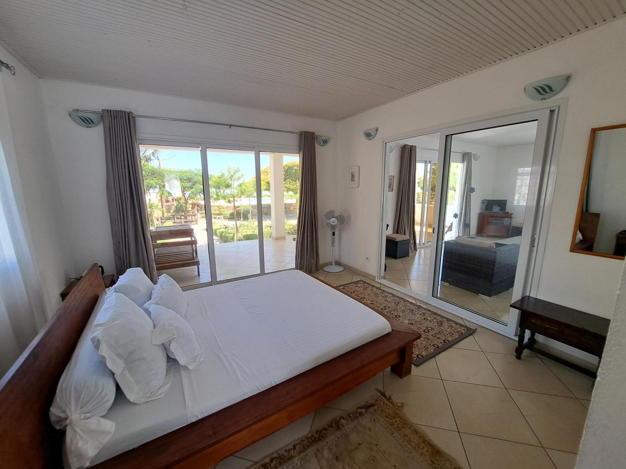 Aux 2 Metis Hotel Toliara Bagian luar foto
